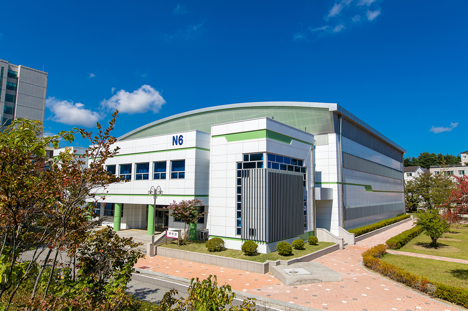 강릉캠퍼스 체육관 전경 사진